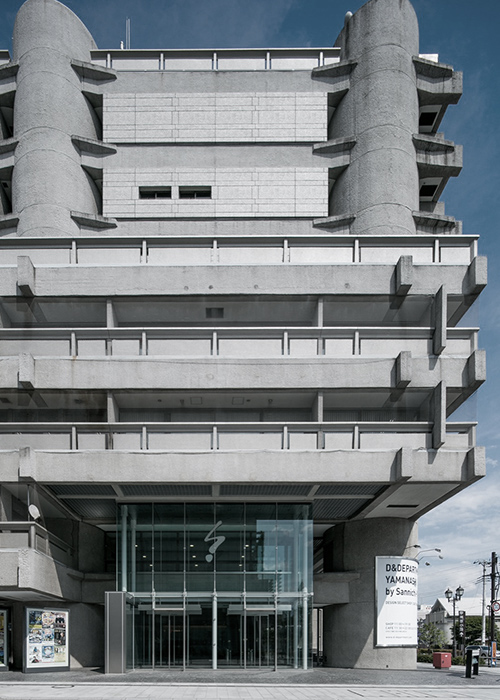 The base-isolation retrofit of Yamanshi Press and Broadcasting Center won the 19th Japan Society of Seismic Isolation Award in the “Achievement” category.