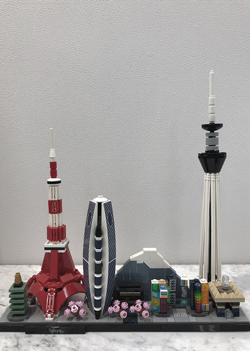 LEGO has included a model of Mode Gakuen Cocoon Tower in their new product.