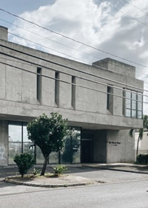 Hawaii Hochi designed by Kenzo Tange was selected.